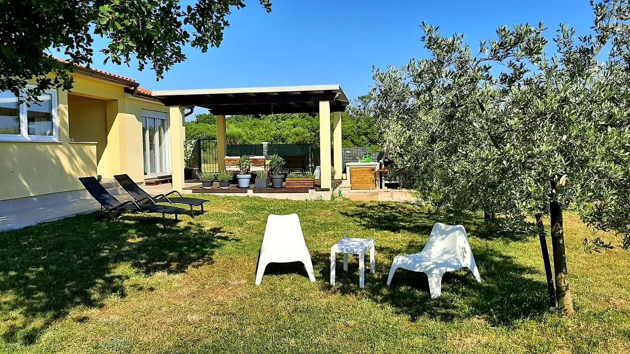 Semesterbostad Holiday House Romi Pula Kroatien
